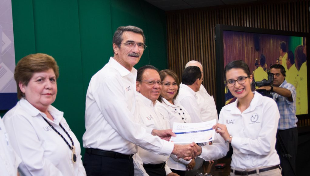 FOTO_2_constancias_CICAD_01_09_09