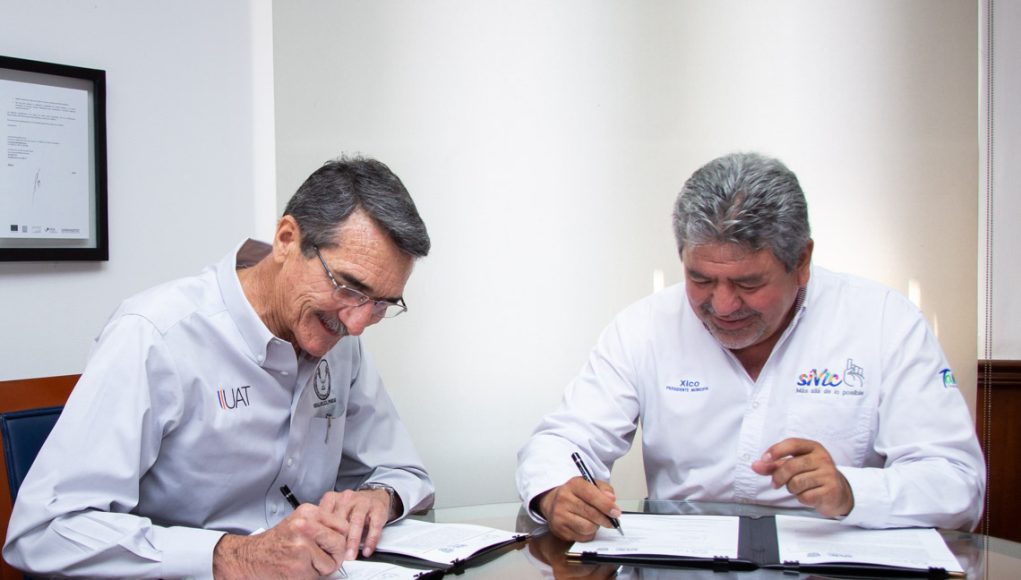 Foto_1_firma_con_ayuntamiento_01_07