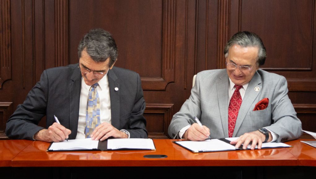 foto_2_firma_de_convenio