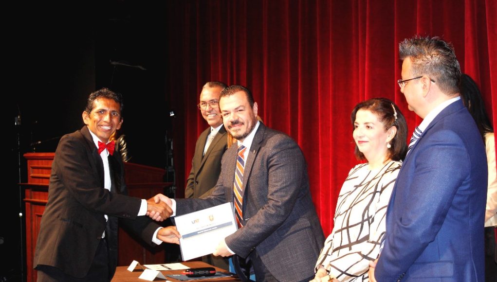 foto 1 rector uat facultad de musica