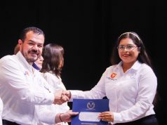 Entrega rector de la UAT becas a estudiantes de excelencia