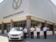 Entrega Rector vehículos del sorteo de aniversario del SUTAUAT