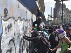 Bloque negro en las manifestaciones feministas: qué es y su importancia