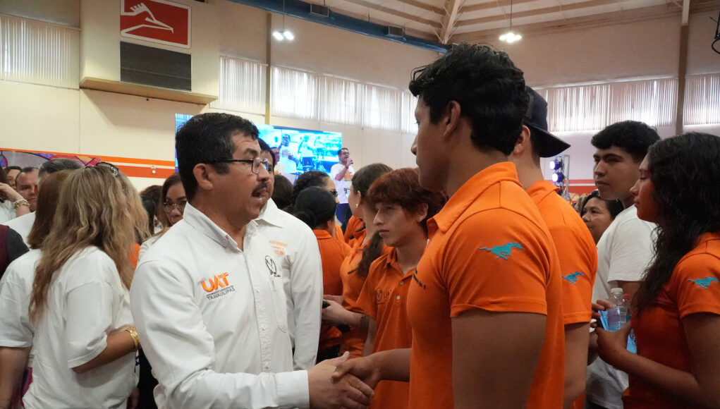 Vive la UAT una fiesta (1)