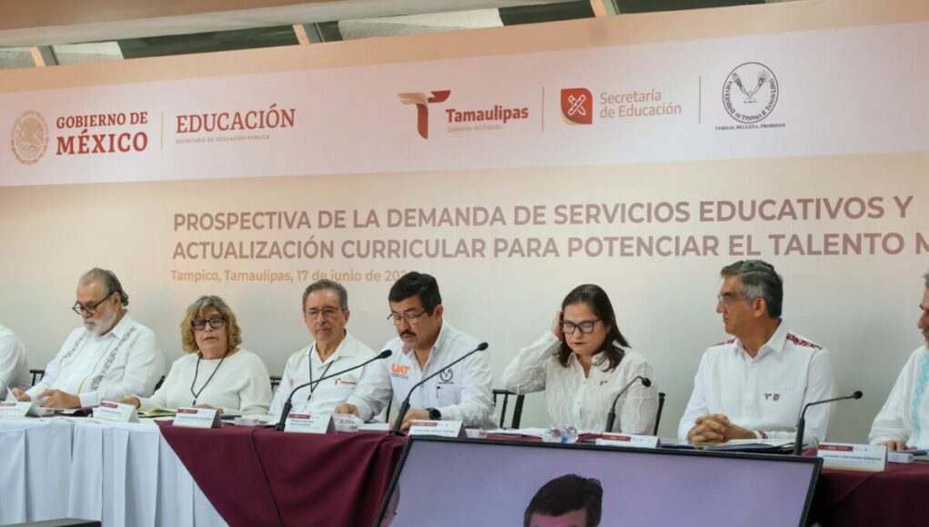 17. La UAT es sede del foro (3)