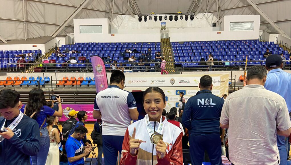 1. Laura Melisa, karateca (5)